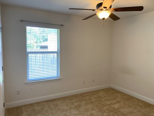 Building Photo - Pensacola - Weatherstone - 3 bedroom, 2 ba...