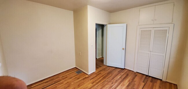 Building Photo - Charming 4-bedroom in Golden