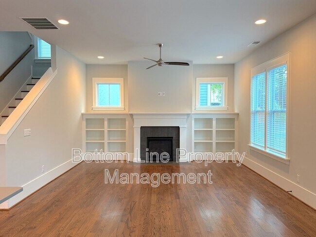 Building Photo - 5218 Kelly St