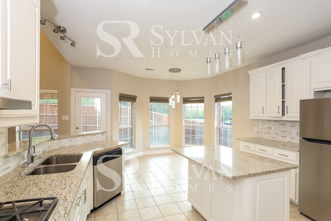 Building Photo - Lease today! No extra charge for contentment and relaxation!