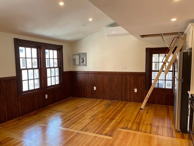 Building Photo - 41 Summer St