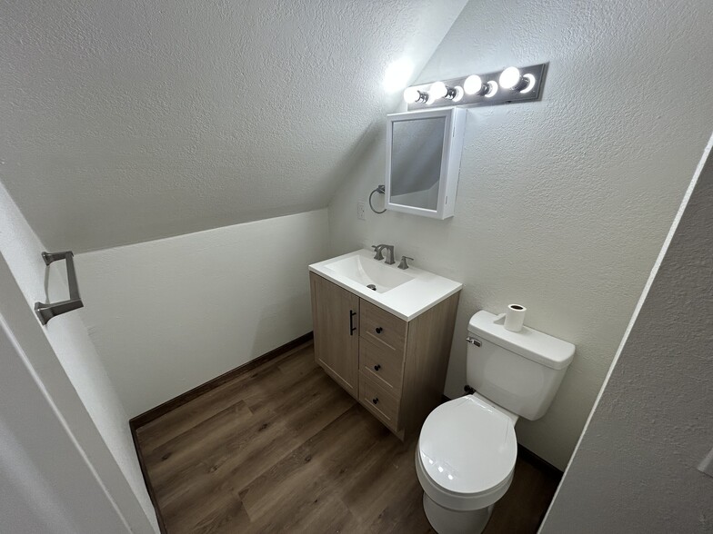 Building Photo - 2905 Burden Ave