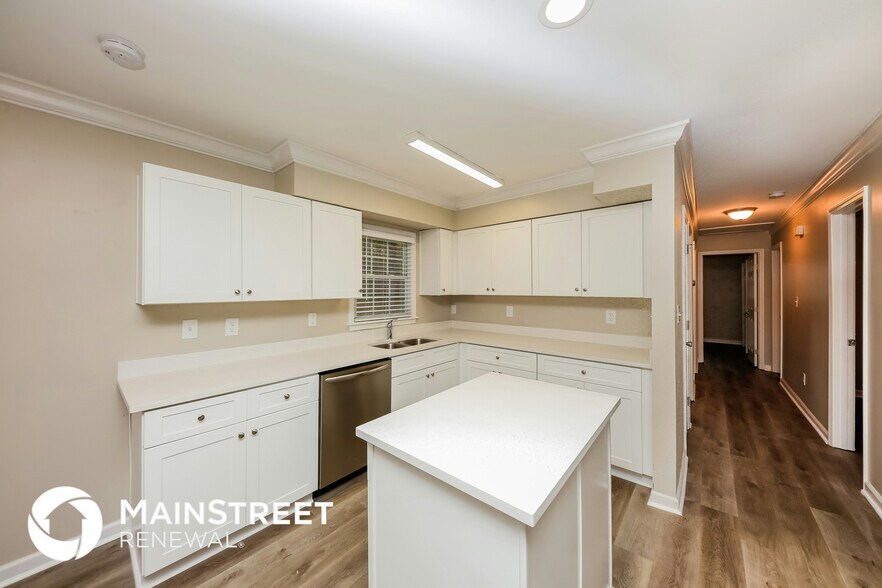 Building Photo - 3405 Ridgecrest Dr