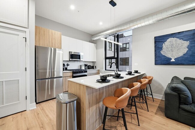 Building Photo - 6044 N Winthrop Ave