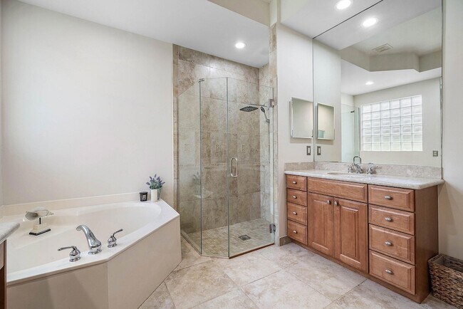 Building Photo - 3446 Princeton Dr