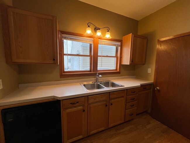 Building Photo - Click the “Apply Now” button or email wapmrentals@gmail.com for a prompt response.