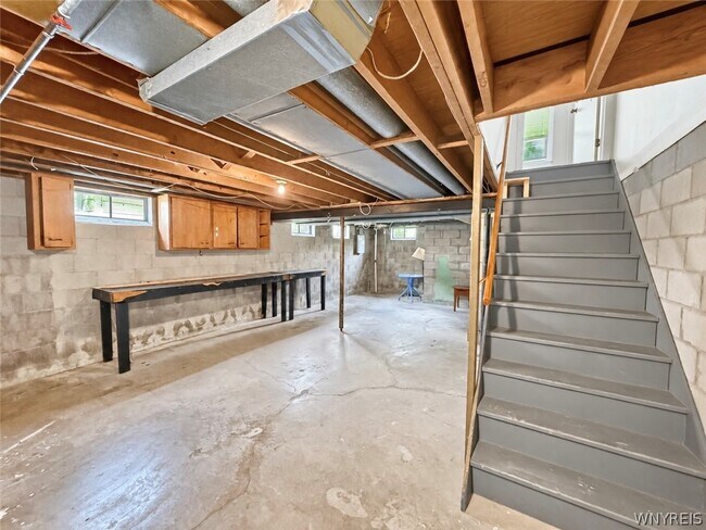 Building Photo - 220 Garden Pkwy