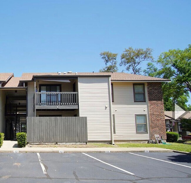 Primary Photo - 2 Bedrooms w/ Scenic View