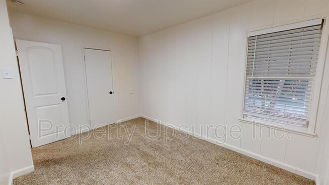 Building Photo - 3613 Shasta Dam Blvd