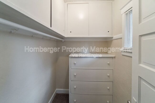 Building Photo - 208 W 23rd Ave