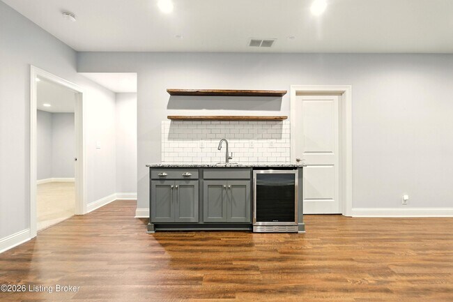 Building Photo - 8707 Featherbell Blvd