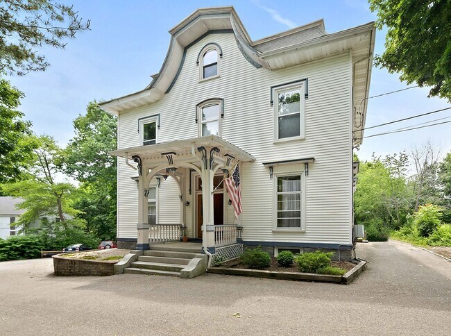 Building Photo - 391 Elm St
