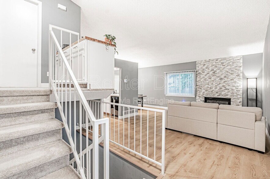 Building Photo - 18747 E Carmel Cir