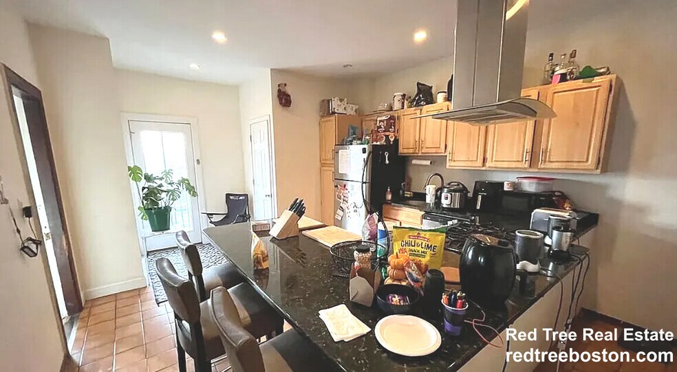 Building Photo - 64 Fisher Ave