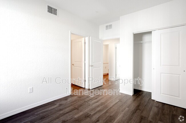 Building Photo - 915 Ariana St