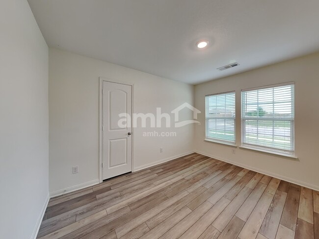 Building Photo - 1270 Treeta Trail