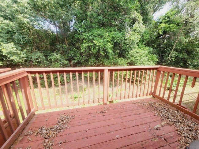 Building Photo - 741 White Dr