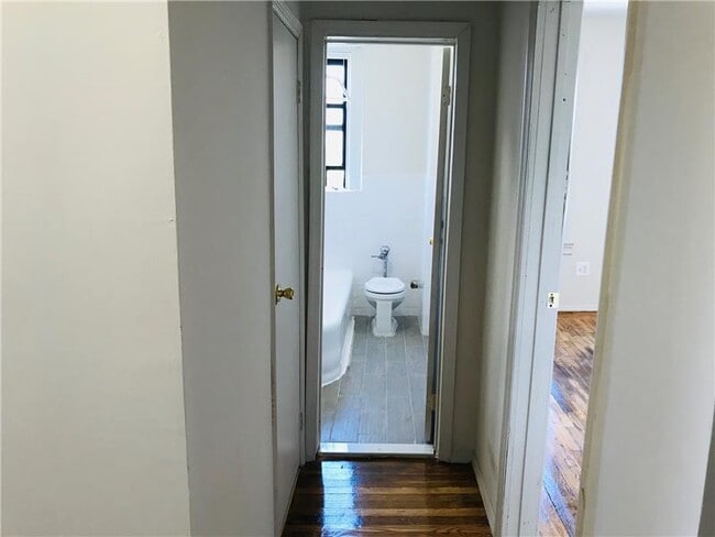 Building Photo - 225 W 233rd St