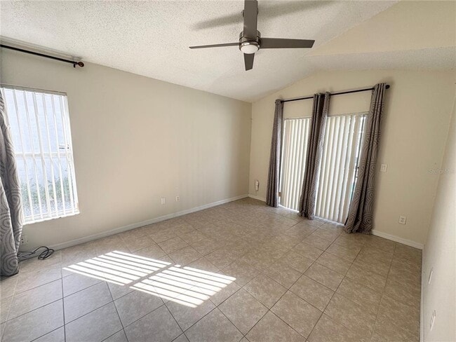 Building Photo - 1718 Bridgeview Cir