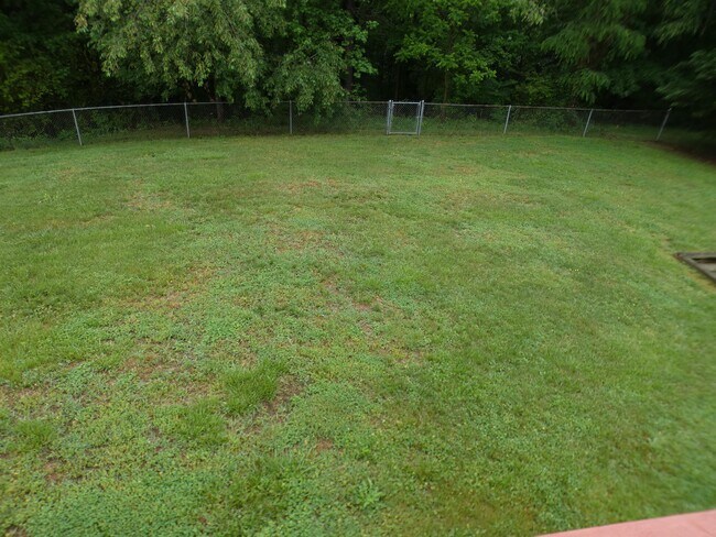 Building Photo - 10451 Edgehill Ln