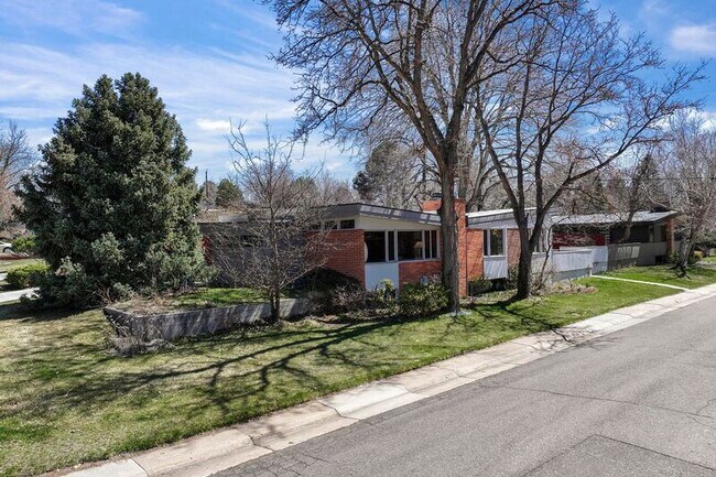 Building Photo - 1400 E Bates Ave