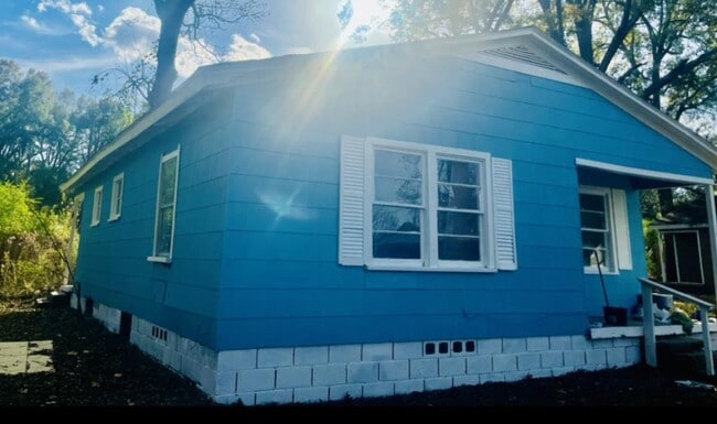 Building Photo - 208 Rosemont Rd