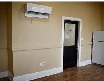 Building Photo - 632 Roanoke Ave