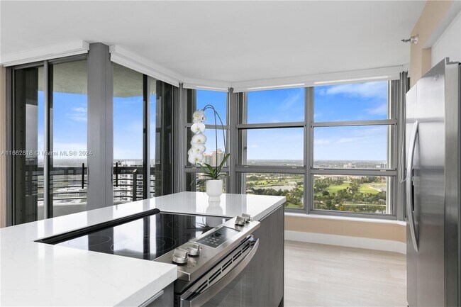 Building Photo - 3500 Mystic Pointe Dr