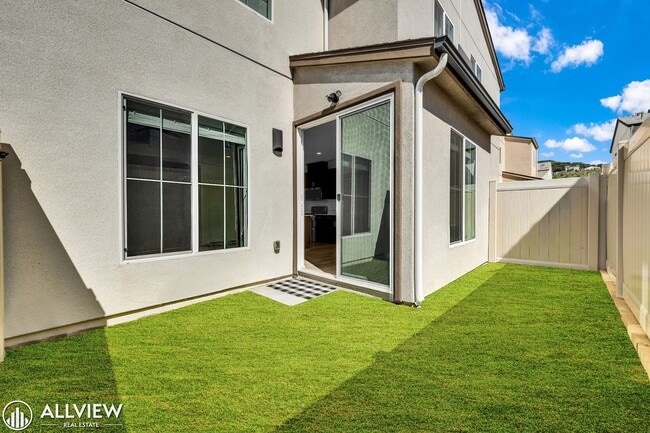 Building Photo - Bright 4-Bed, 2.5-Bath Home in Fallbrook’s Citro Community
