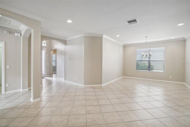 Building Photo - 127 Silver Falls Dr