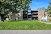 Building Photo - Cedar Gate