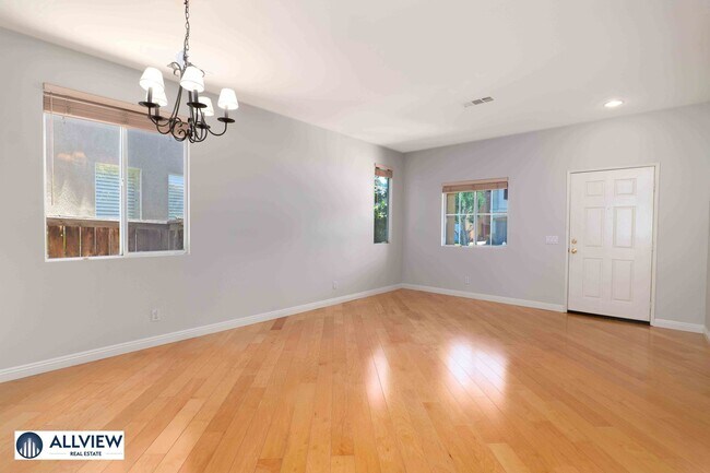 Building Photo - Beautifully Updated 4 Bedroom Single Family Home in Peaceful Glen Willow, West Irvine