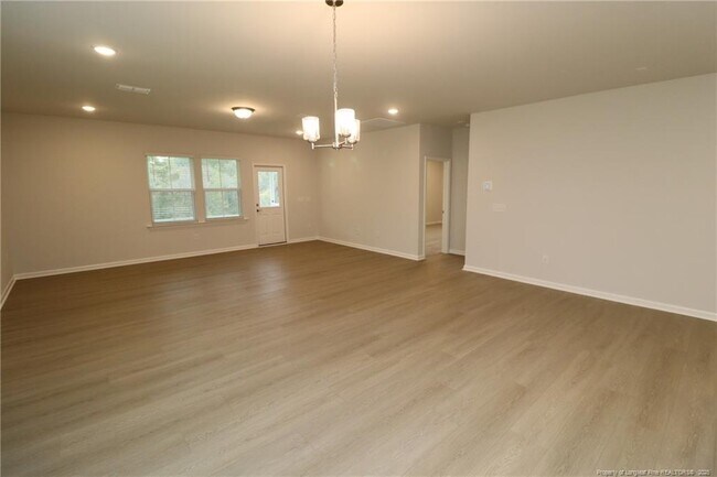 Building Photo - 756 Ben Ledi Ct