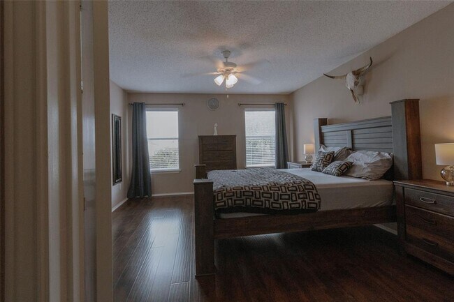 Building Photo - 3905 Lemos Dr