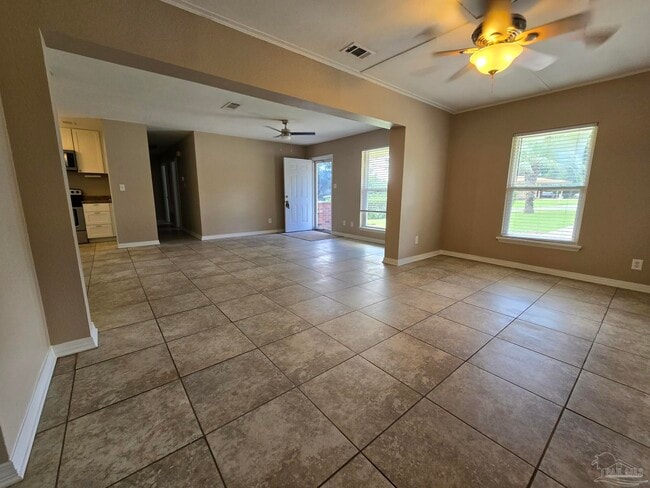 Building Photo - 6202 Fairview Dr