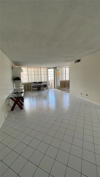 Building Photo - 250 174th St