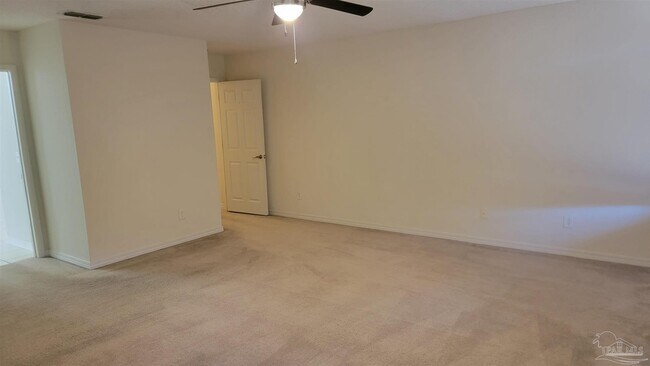 Building Photo - 7061 Season Dr