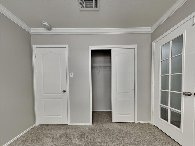 Building Photo - 310 Masonwood Dr