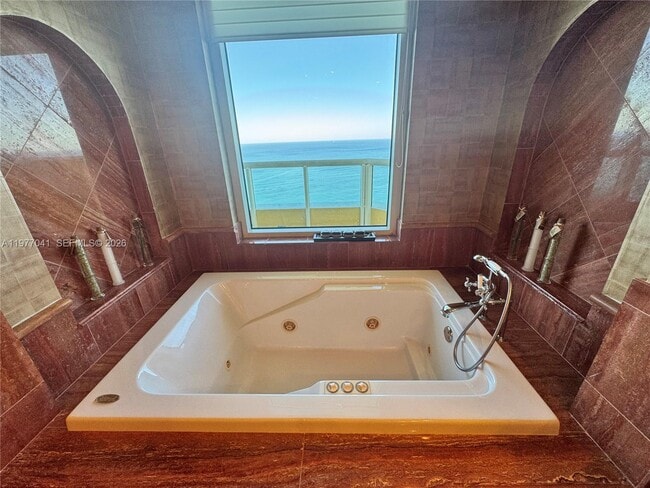 Building Photo - 17875 Collins Ave