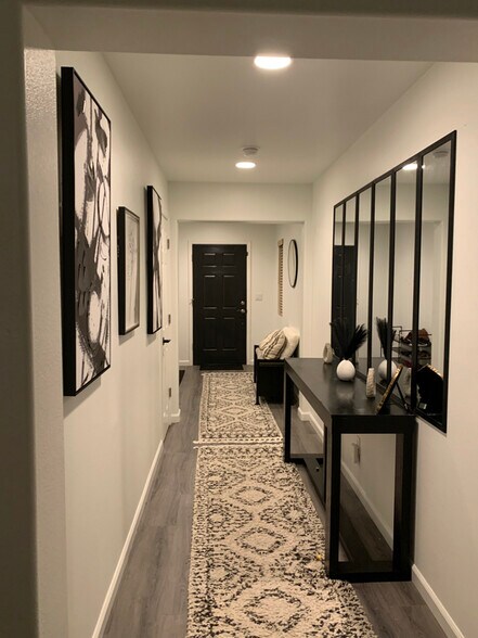 Building Photo - 1382 Riverside Ct