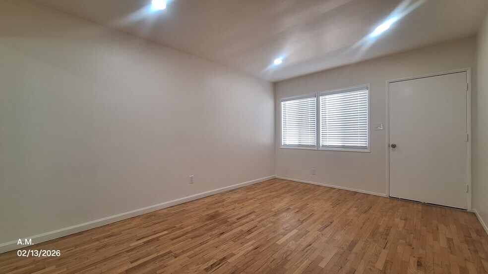 Building Photo - 4168 W Broadway