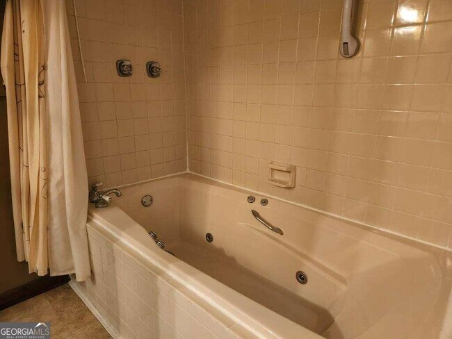 Building Photo - 3582 Thompson Bend