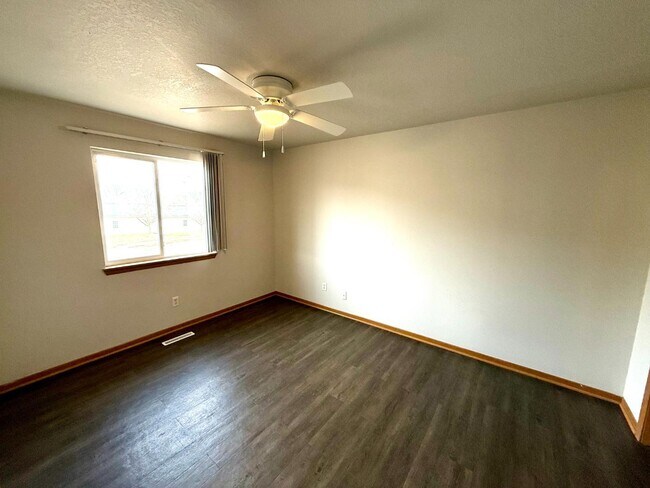 Building Photo - 4524 Twain Cir