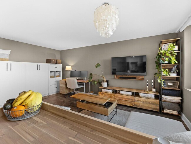 Building Photo - View