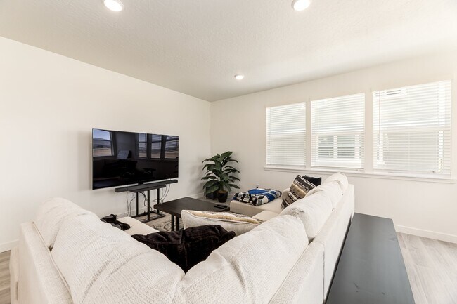 Building Photo - 12996 S Spook Gulch Ct