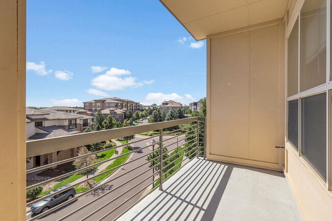 Building Photo - $1,740.95, 1 Bed, 1 Bath Condo in Englewood with AC and In Unit Laundry!