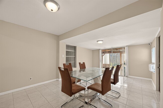 Building Photo - 12006 New Brunswick Dr