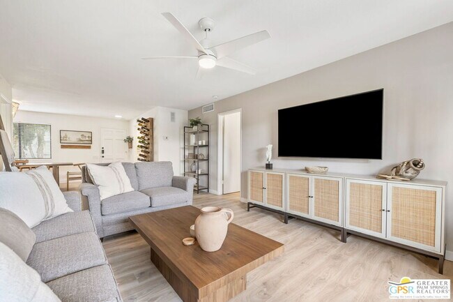 Building Photo - 2230 S Palm Canyon Dr