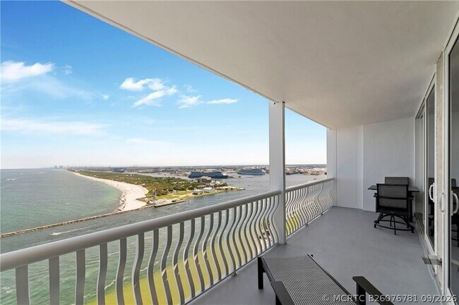 Building Photo - 2200 S Ocean Ln