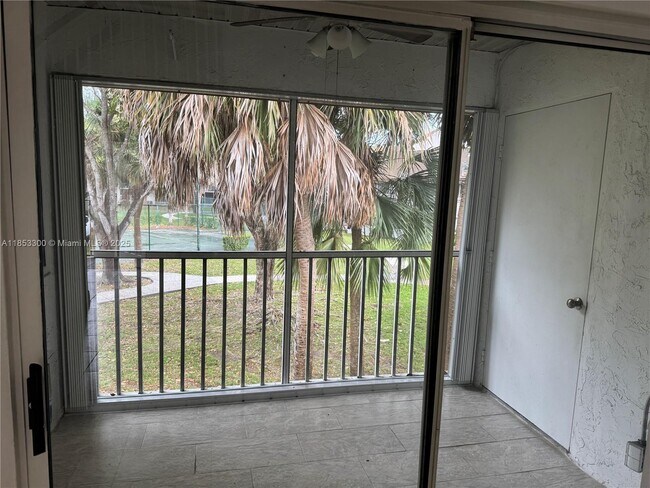 Building Photo - 13910 SW 91st Terrace
